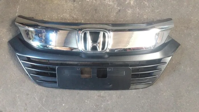Grade preta e cromada Honda Hrv 2019/2020 orig