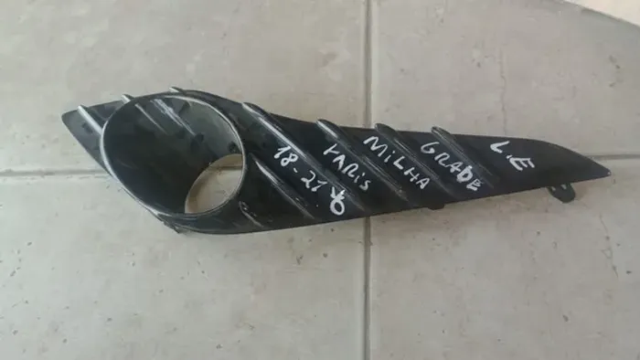 Moldura Farol de Milha Toyota Yaris 2018 / 2021 Lado esquerdo