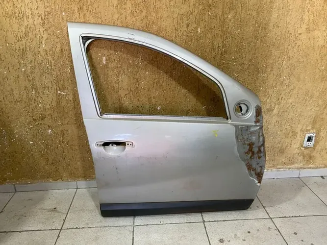 Porta dianteira direita Duster / Oroch 2011/2012/2013/2014/2015/2016/2017/2018/2019