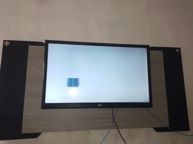 TV LG 42 polegadas e painel da tv