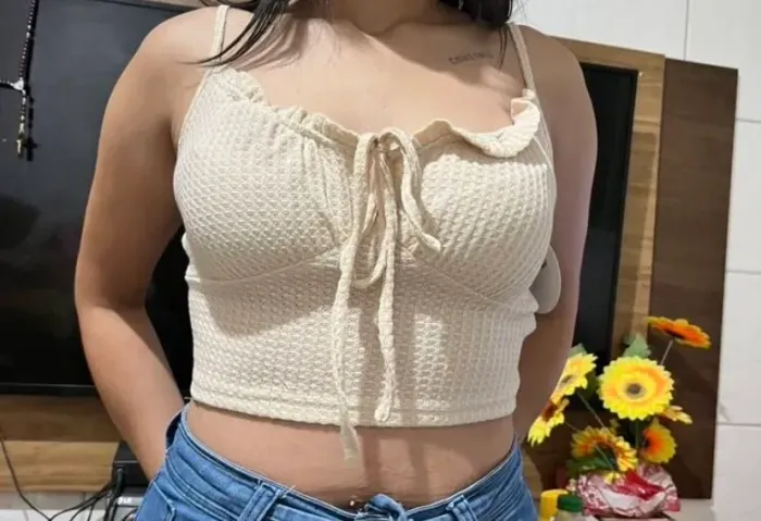 Top cropped bege com amarração M