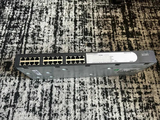 Switch 3COM Baseline 2024 24 portas 