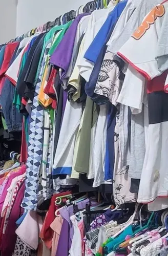 VENDO ROUPA PARA BAZAR.