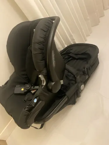 3 em 1: Bebê Conforto + carrinho que vira moisés + base com isofix para carro 