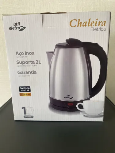 Chaleira elétrica em aço inox 127 V