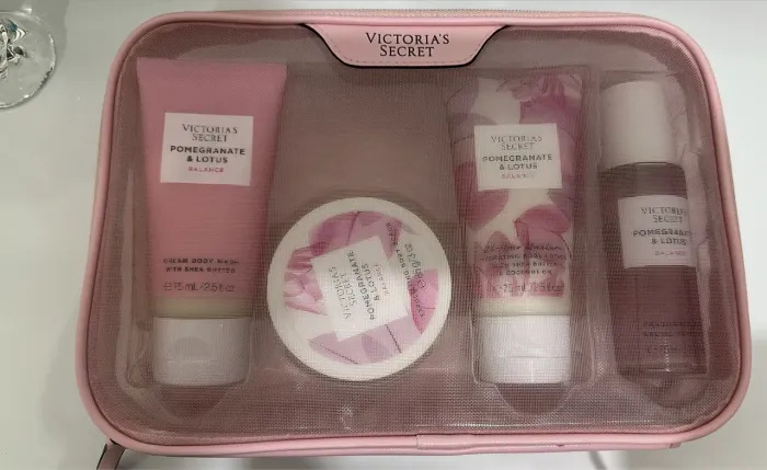 Kit Victoria's Secret Pomegranate & Lotus