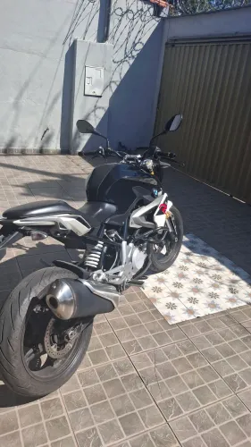 BMW G310 R
