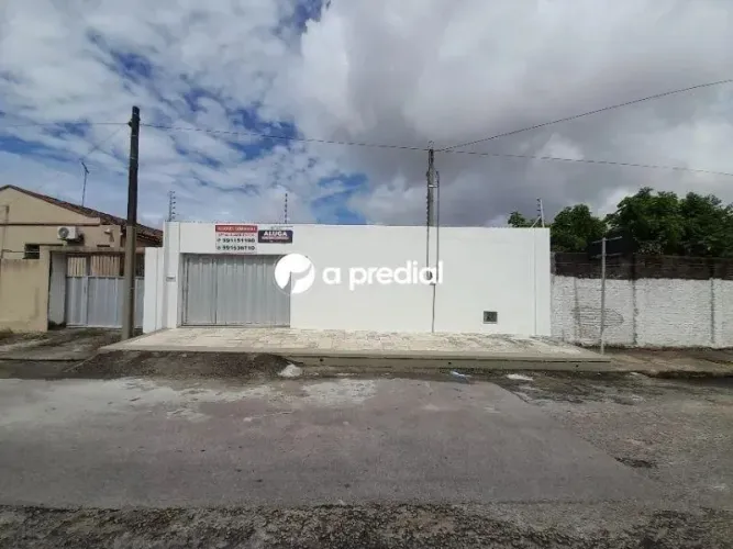 Locação de Casas / Comercial na cidade de Fortaleza