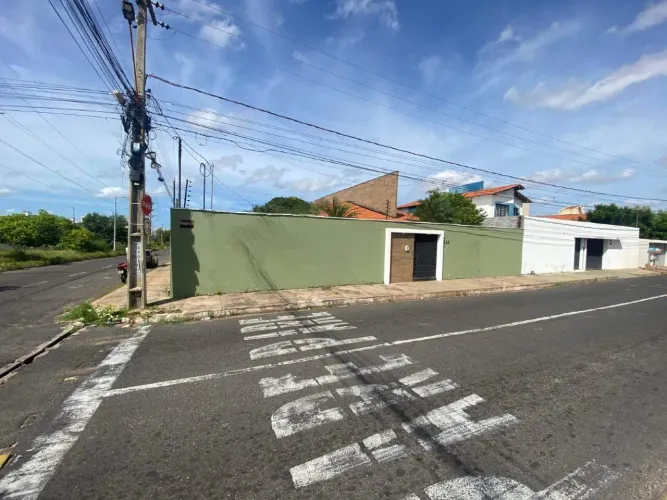 Casa Comercial