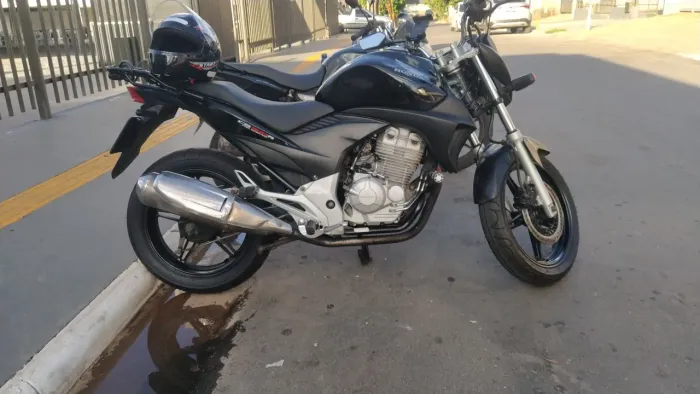 CB 300 ótimo estado