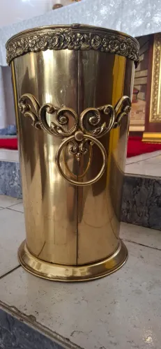 Antiquário tipo vaso bronze