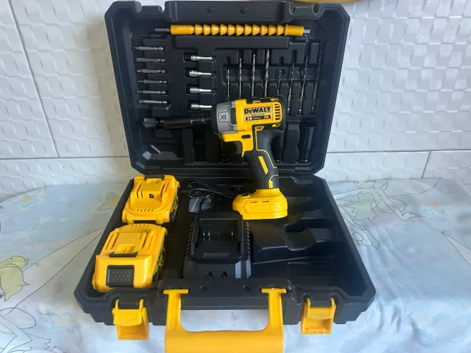 Chave de Impacto DeWalt com duas Baterias!