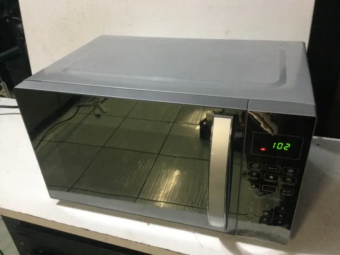 Microondas Philco espelhado impecável em estado de novo