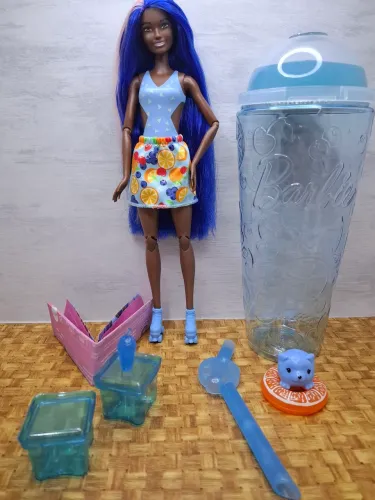 Barbie pop reveal negra (cheirinho de laranja)