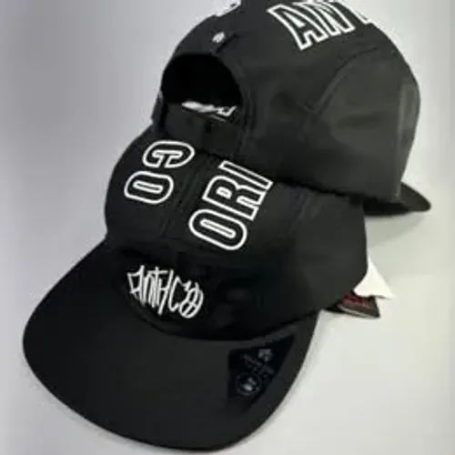 BONÉ FIVE PANEL ORIGINAL PRETO COM ESTAMPA BRANCO