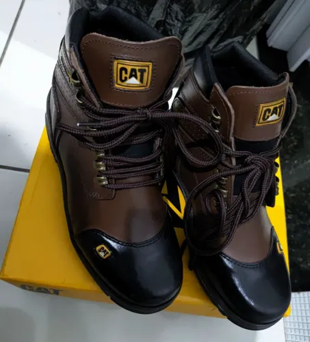 Bota Caterpillar Couro Marrom e Preto