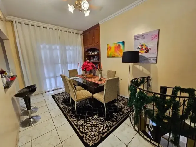 Casa em Bairro Nordeste - (VENDA)- RVY805