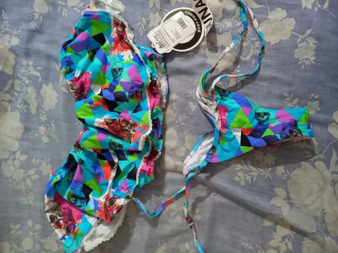 Biquini Colorido com Caveiras P