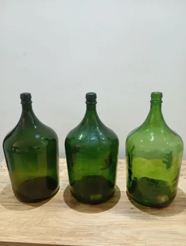 3 Garrafões de vidro verde para decoração ou artesanato 