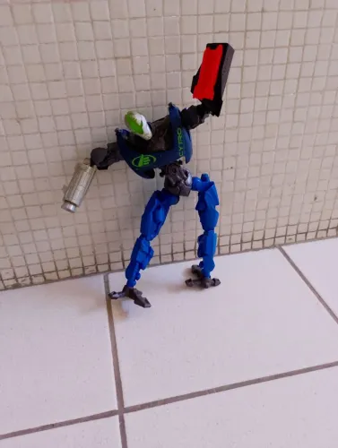 Boneco citro max steel marca mattel