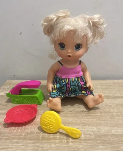 Boneca Baby Alive Adoro Macarrão com acessorios