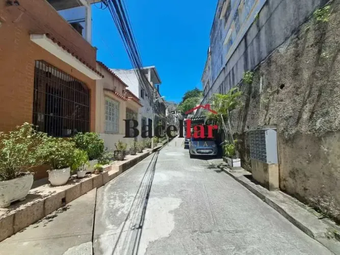 Casa de Vila : Triplex / Residencial / Rio Comprido
