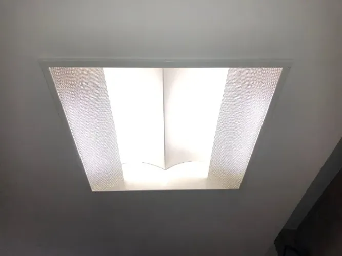 Luminária Luz Indireta Difusor Microperfurado (61,5 X 61,5cm)