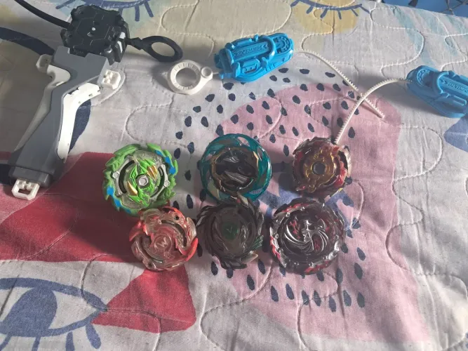 Beyblades originais da hasbro -com ou sem lançador