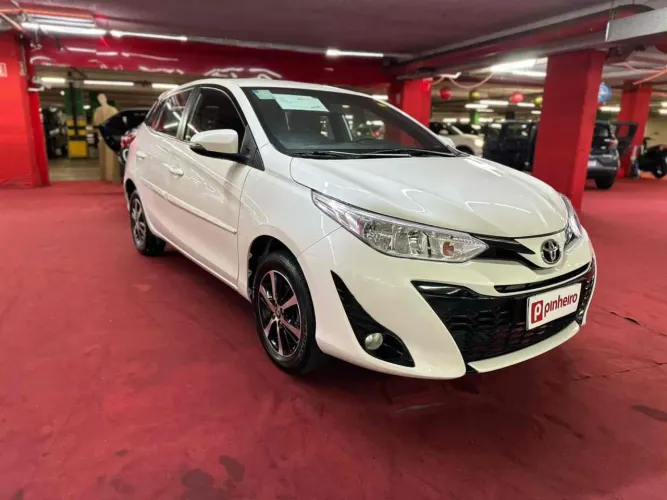 Toyota Yaris XS Connect 1.5 Flex 16V 5P AUT 2021