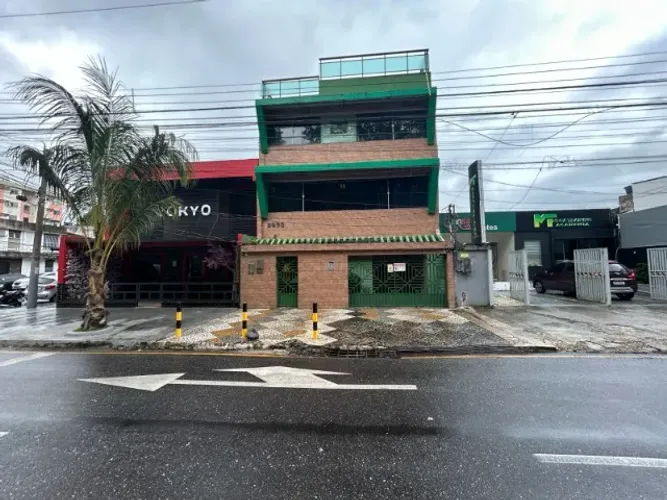 Prédio inteiro, 600m² na Rômulo Maiorana