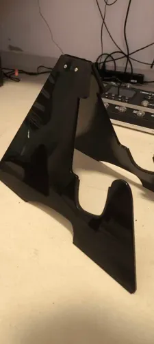 Suporte para Guitarra em MDF pintado com preto metálico.