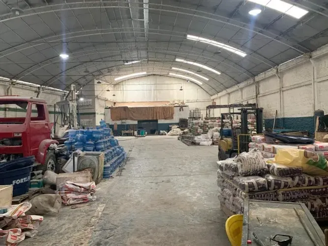 Galpão 1.146m² c/ Doca e entrada para Carretas / Documentado