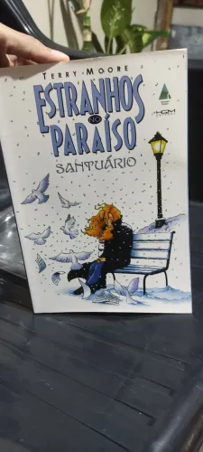 HQ Estranhos No Paraíso - Santuário