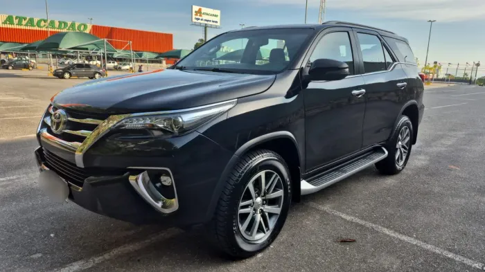 Toyota Hilux SW4 SRX 4X4 2.8 TDI 16V Dies. Aut. 2019 7 lugares 