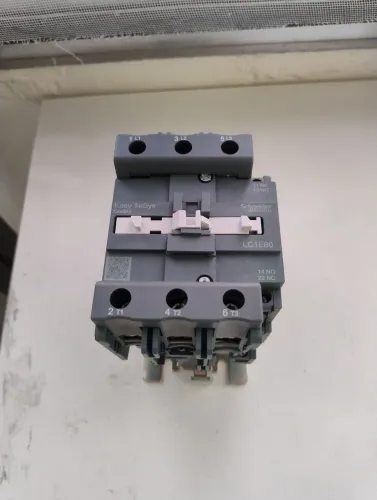 Disjuntor LC1E80 TeSys - usado