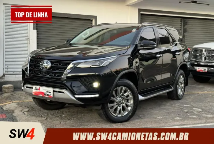 Toyota Hilux Sw4 2.8 D-4D Turbo Diesel Srx 4X4 Automático