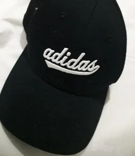 Boné Adidas original 