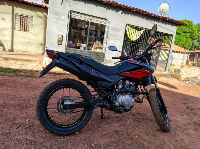 Vendo moto Bros em dias no ponto de transferir