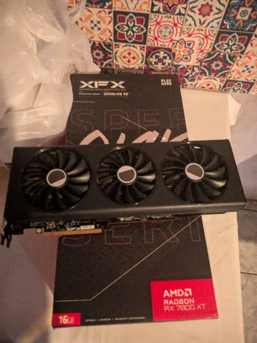 OPORTUNIDADE: XFX RX 7800XT Speedster Quick 319 - Com Defeito, curto 12v (Para Reparo)