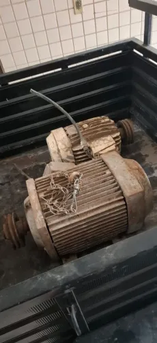 Vendo 2 motores weg trifásicos