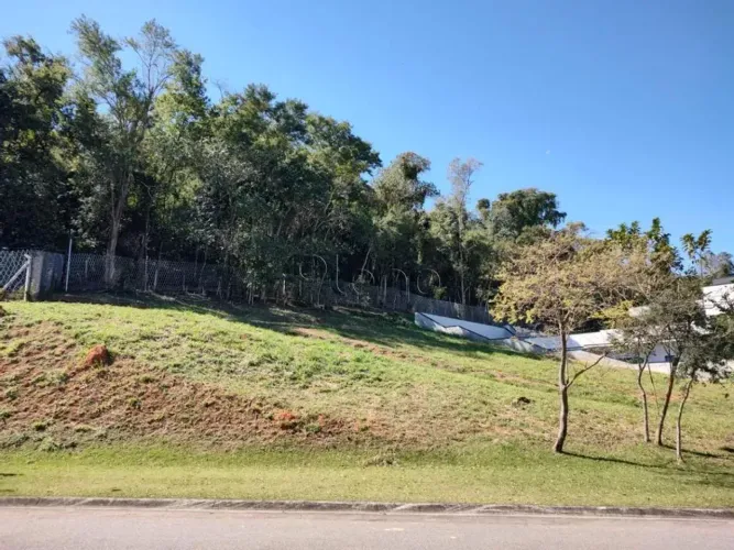 Terreno à Venda no Condomínio Santa Isabel em Louveira, no bairro Santo António