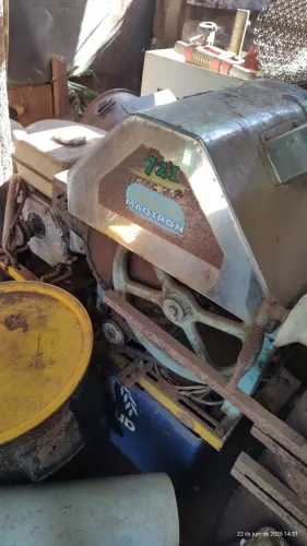 Moenda de cana com motor a gasolina + suporte para limpeza