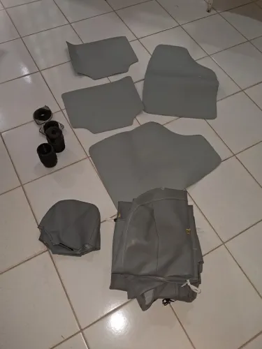 Tapetes e capa de banco corsa