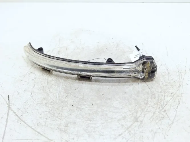 Pisca Retrovisor Esquerdo Vw Jetta Tsi 1.4 2019 5gm949101
