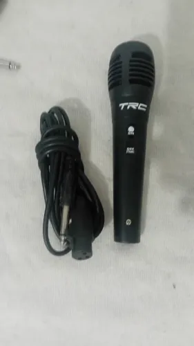 microfone dinâmico com fio da marca TRC