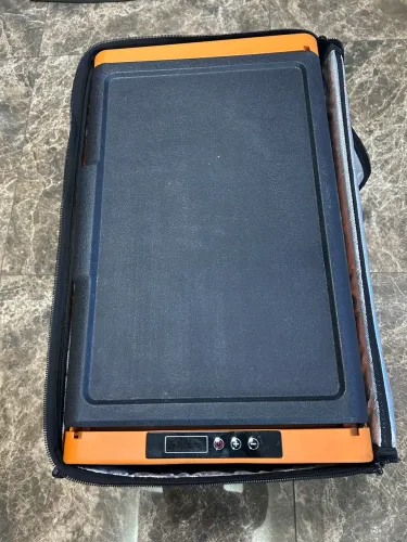 Geladeira/Freezer quadrivolts, acompanha capa térmica e fonte 127/220