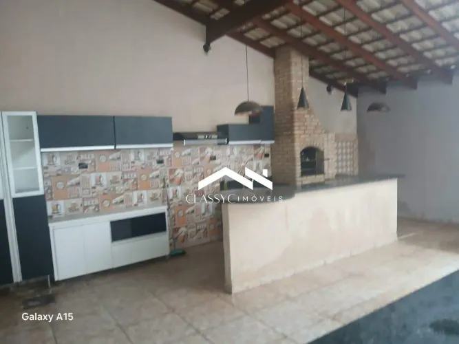 Casa em condomínio em Uberlândia Aclimação, 3 quartos, 2 vagas, área gourmet.