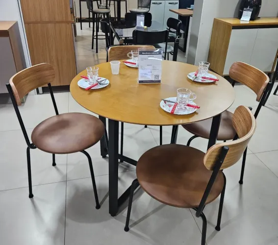 Mesa de jantar Renata