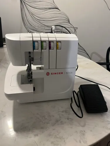 Overlock singer S0105 em ótimo estado! NEGOCIÁVEL 