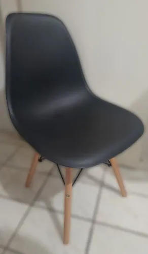 Cadeira Eames Eiffel Preta- Perfeito Estado